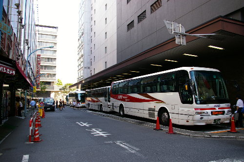 新宿のバスターミナル
